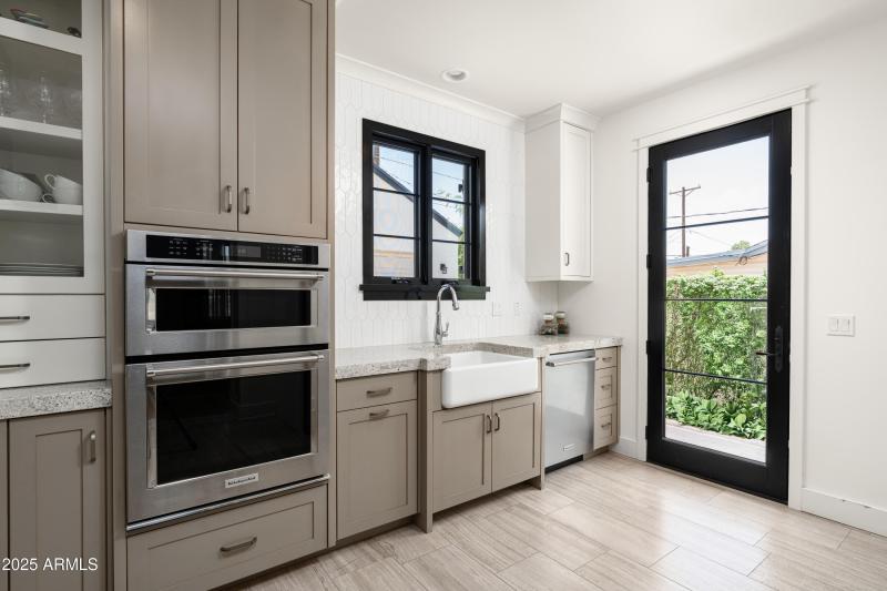 15-4901 E Amelia Ave (16 of 41)