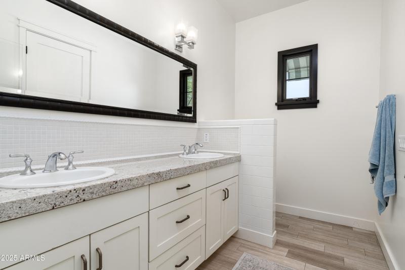 30-4901 E Amelia Ave (30 of 41)