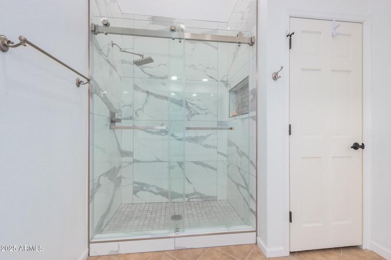 16 - Forest Hills 816