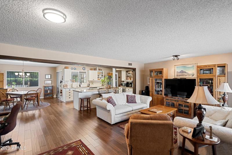 05-Family Room to Kitchen