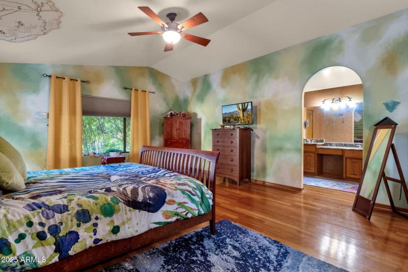 26-web-or-mls-1911-e-bruce-ave