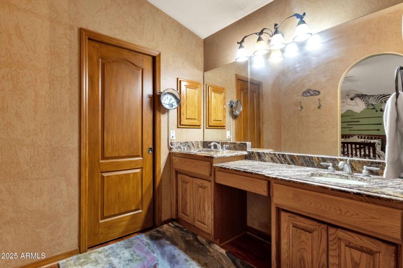 30-web-or-mls-1911-e-bruce-ave