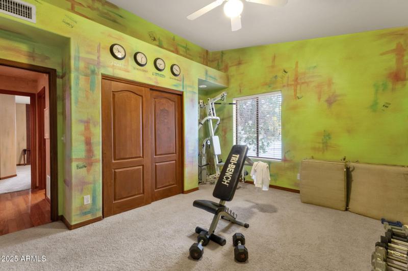 37-web-or-mls-1911-e-bruce-ave