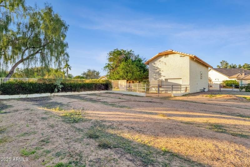 99-web-or-mls-1911-e-bruce-ave