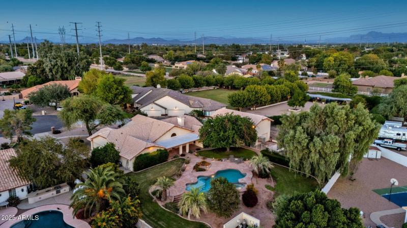 111-web-or-mls-1911-e-bruce-ave