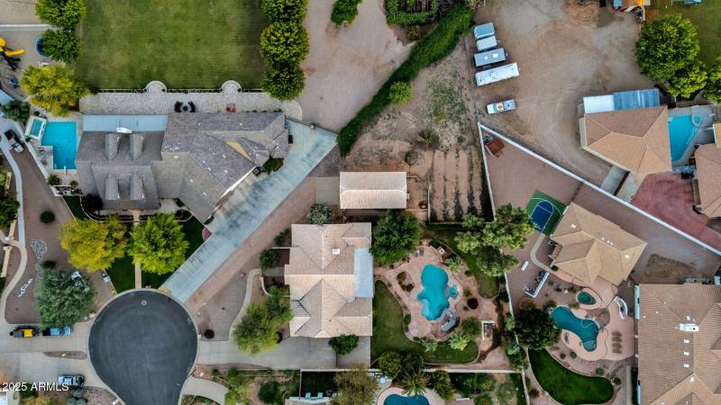 117-web-or-mls-1911-e-bruce-ave