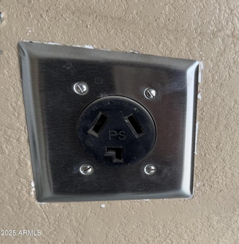 AE6EF692-9F3F-4D7B-8BA2-077B759546DE