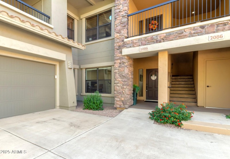 Ground floor spacious single level unit