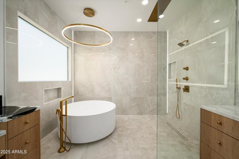 25-12816ETurquoiseAve-25