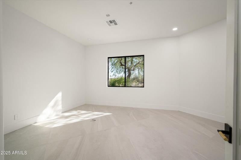 40-12816ETurquoiseAve-40