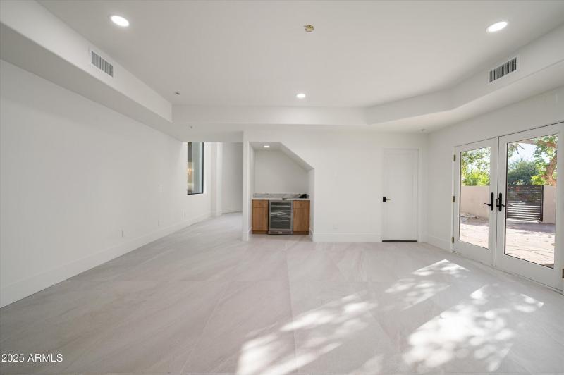 47-12816ETurquoiseAve-47