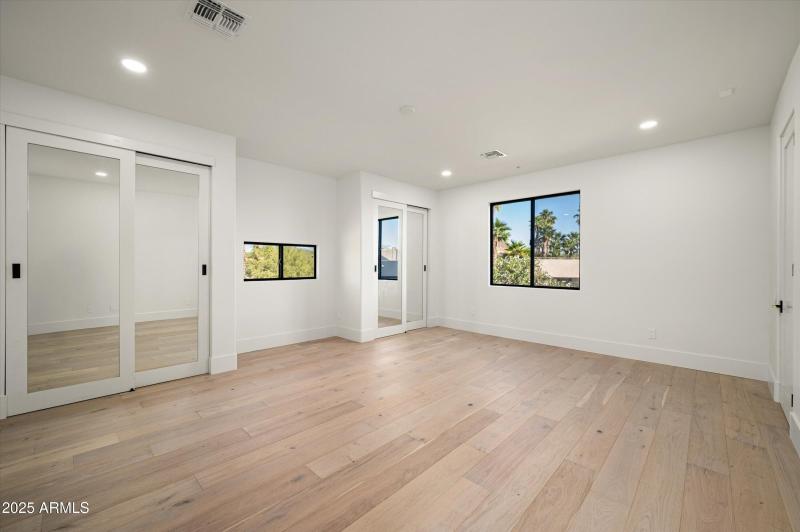 52-12816ETurquoiseAve-52