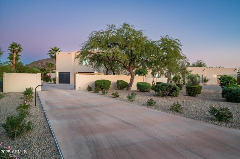 63-12816ETurquoiseAve-63