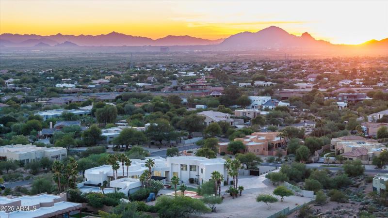 70-12816ETurquoiseAve-70