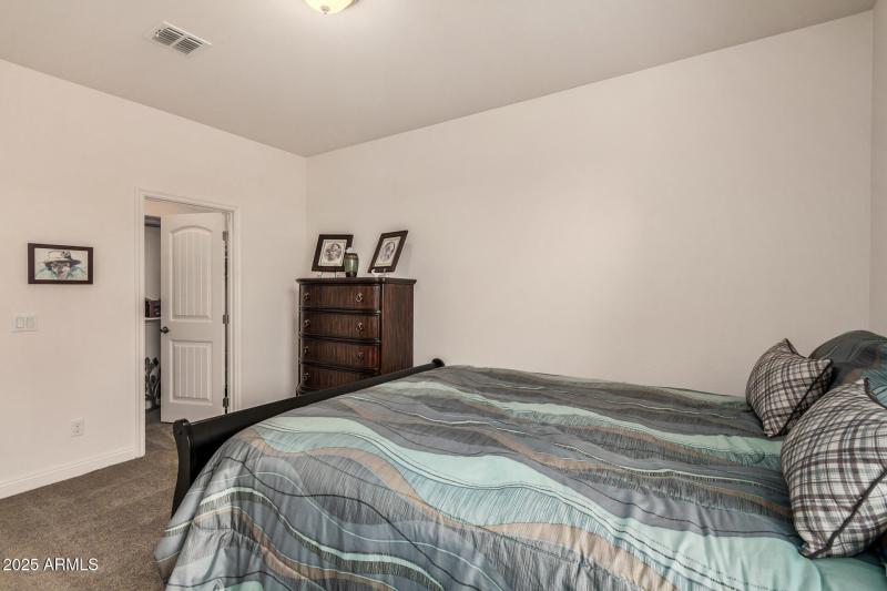 Bed 2 w/ Walk-in Closet