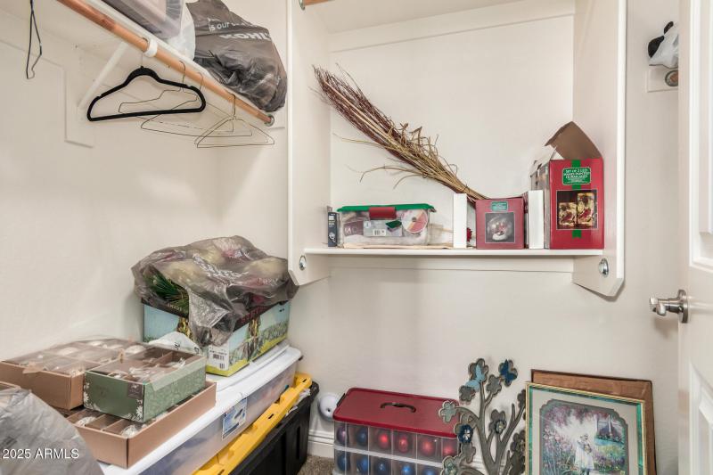 Bed 2 Walk-in Closet