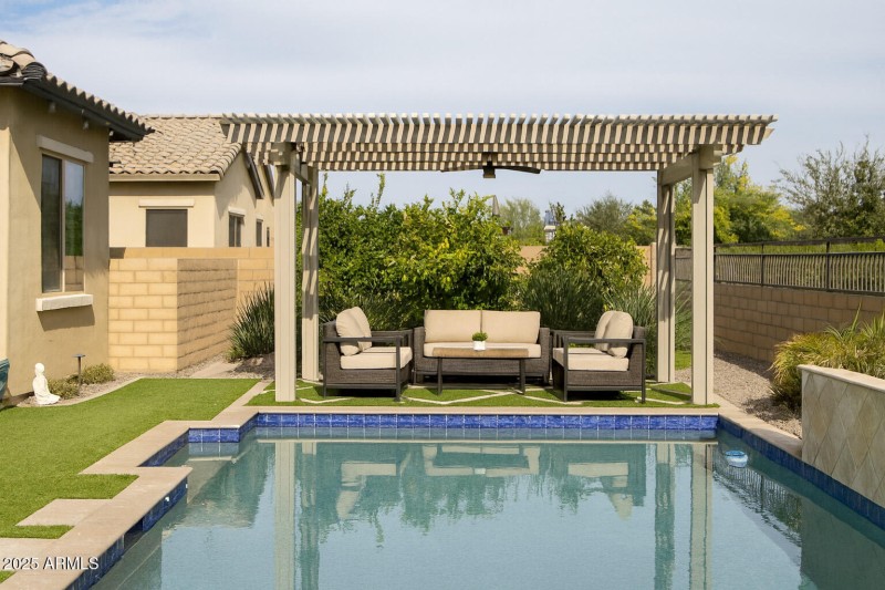 Exterior_Exterior-05a