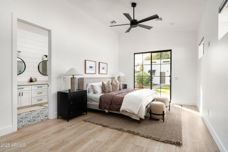 4208 N 41st Pl 32 of 78