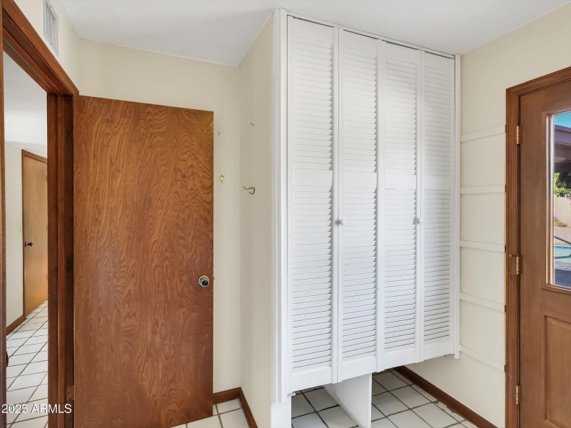 17-15172 E Verbena Drive-17