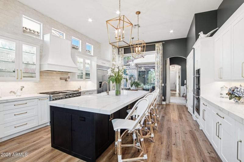 Designer Kitchen W Seating