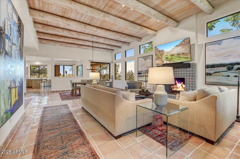 Foyer View Into Great Room