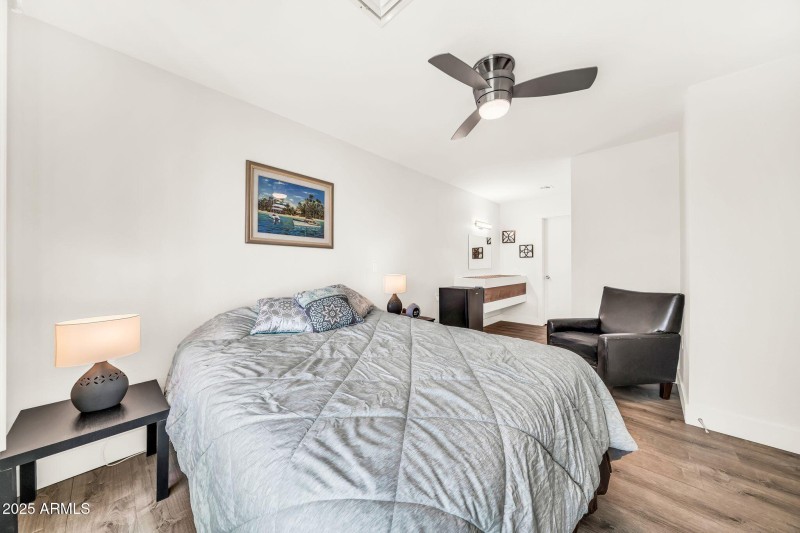 14300 W Bell Rd 423-26