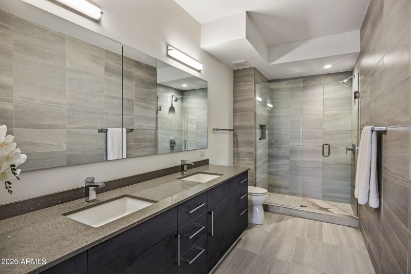 015_Primary Bathroom