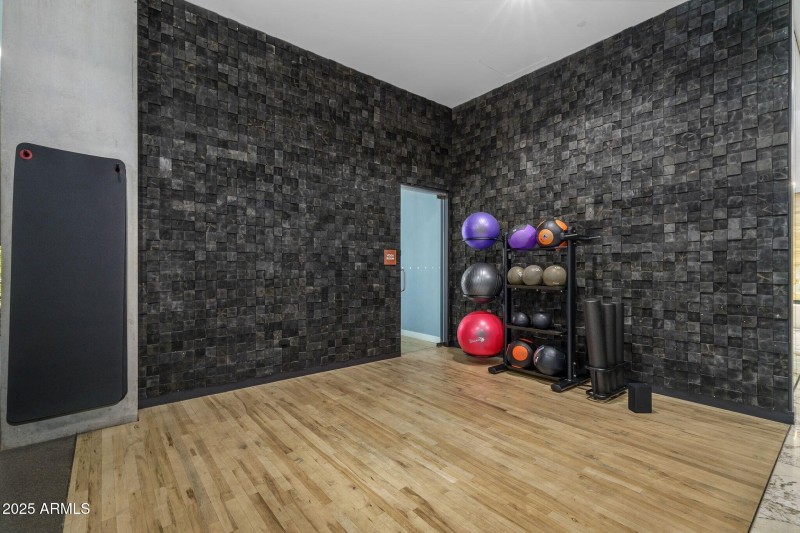 035_Core TrainingStretching Area