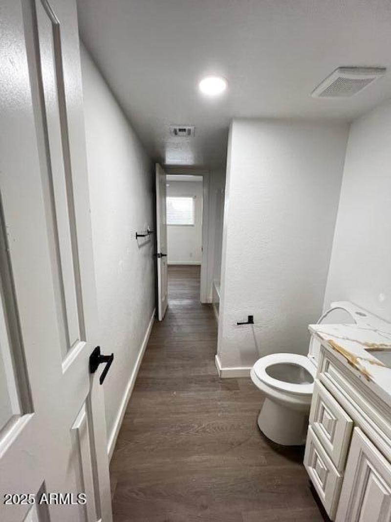 Jack & Jill upstairs bathroom2