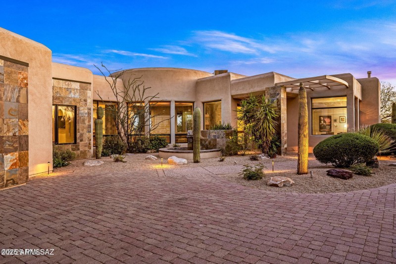 1583 E Sanctuary Cove Way