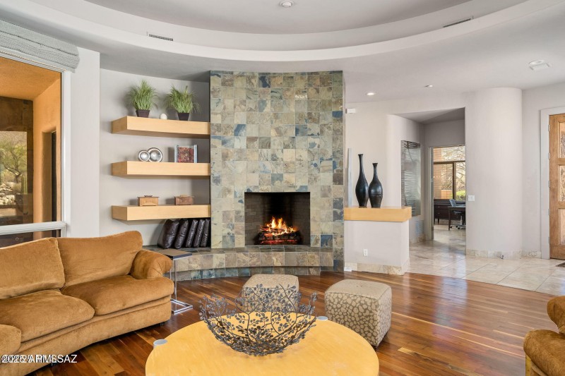 1583 E Sanctuary Cove Way