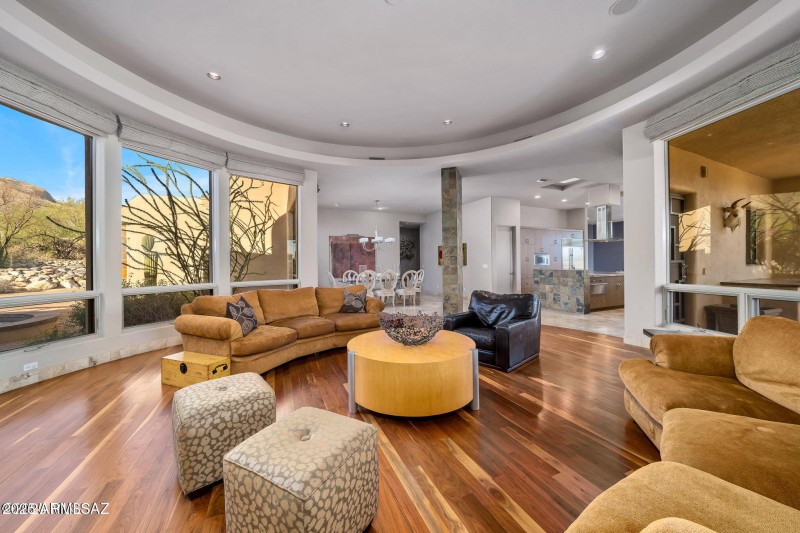 1583 E Sanctuary Cove Way