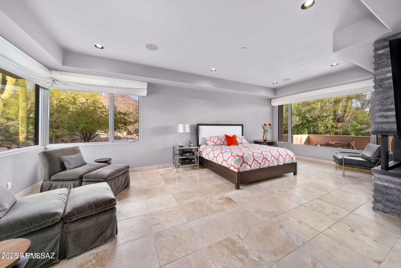 1583 E Sanctuary Cove Way