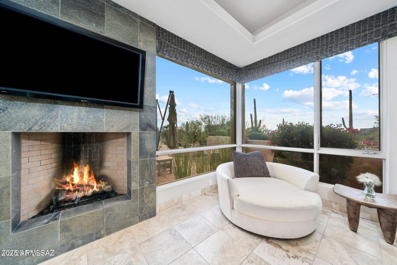 1583 E Sanctuary Cove Way