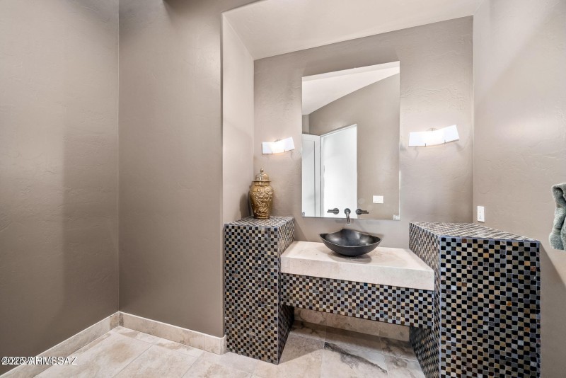 1583 E Sanctuary Cove Way