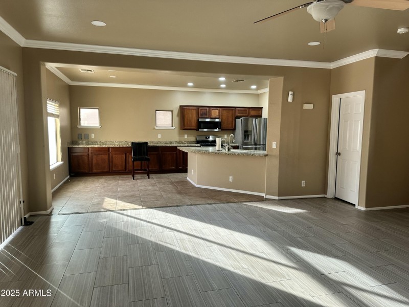 20251116_225049468_iOS