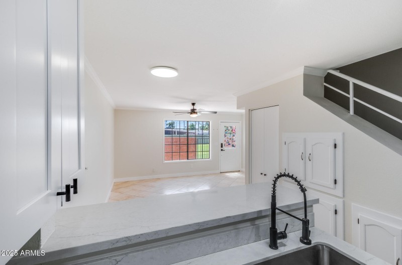 510 N ALma School Unit 145-15