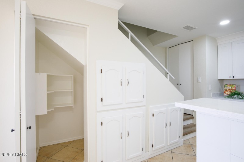 510 N ALma School Unit 145-16