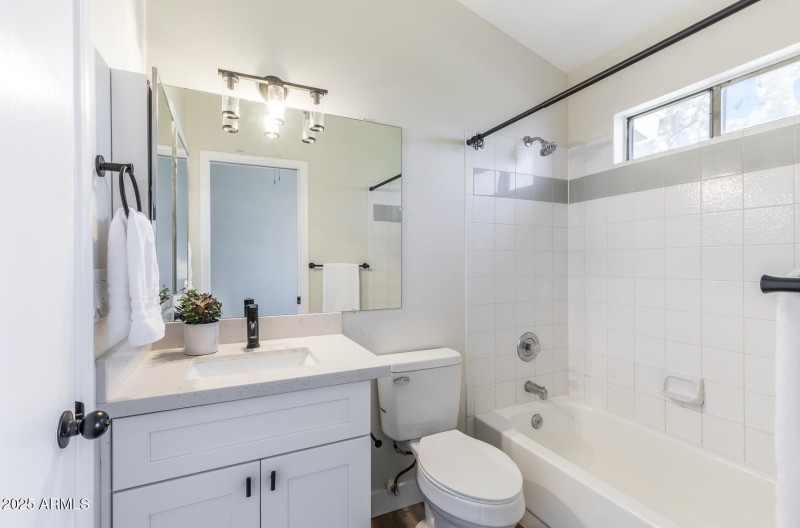 510 N ALma School Unit 145-31