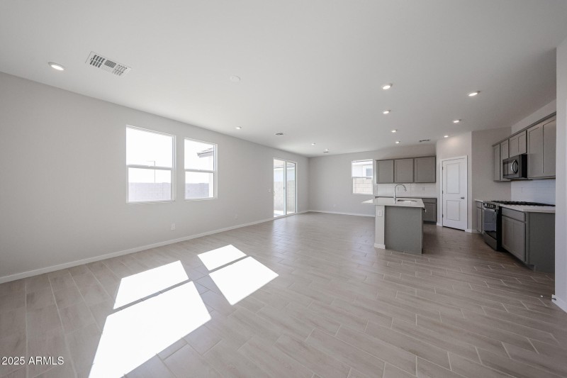 08_Oak_New-Home_Quick-Move-in_Buckeye_AZ