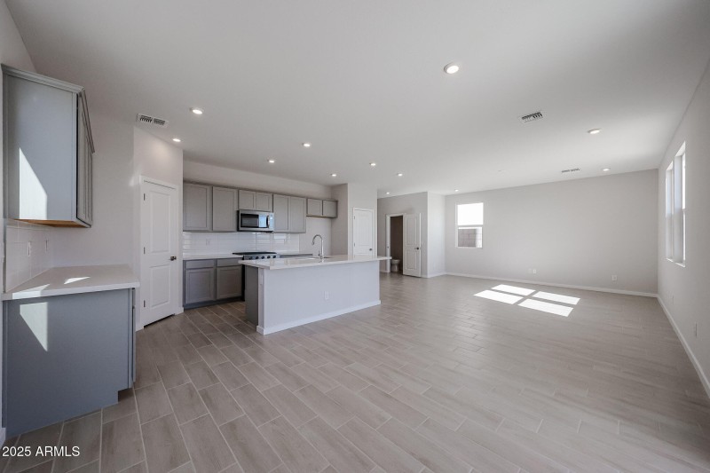 10_Oak_New-Home_Quick-Move-in_Buckeye_AZ