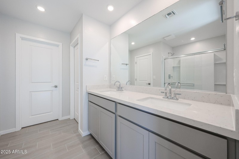 21_Oak_New-Home_Quick-Move-in_Buckeye_AZ