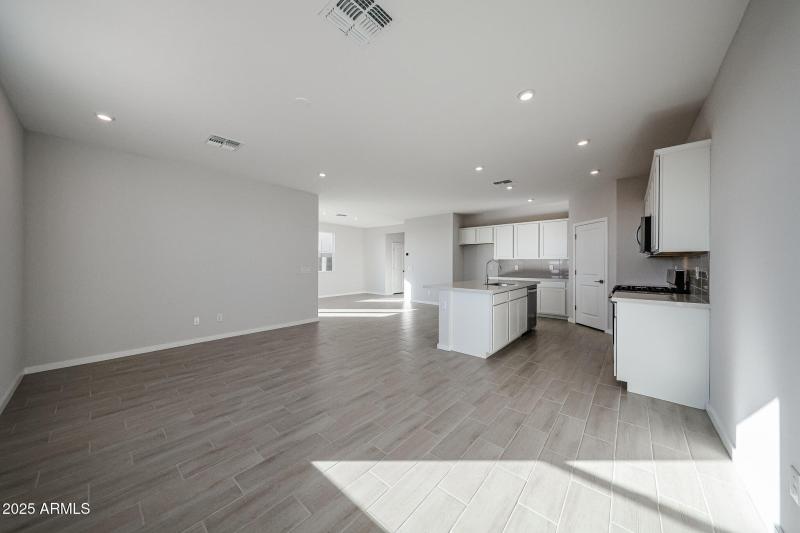 13_2-story-home-with-view_for-sale_Arizo