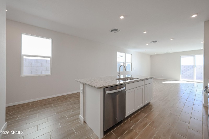 13_New-Move-in-Ready-Home_Teravalis_Buck