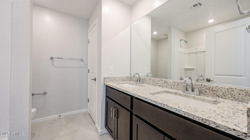 25_2-story-home-for-sale-surprise-AZ_Rea