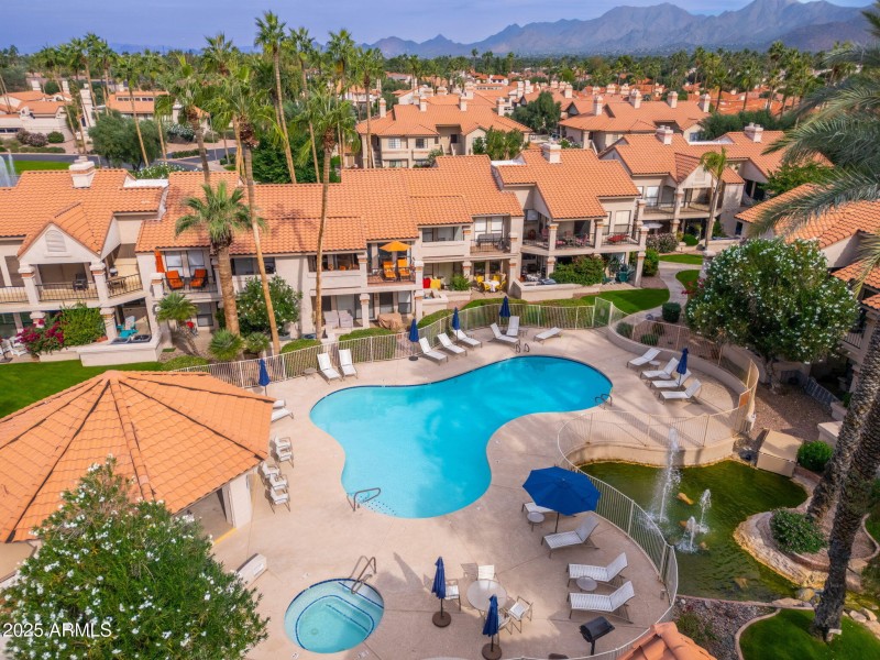 The Racquet Club - 05