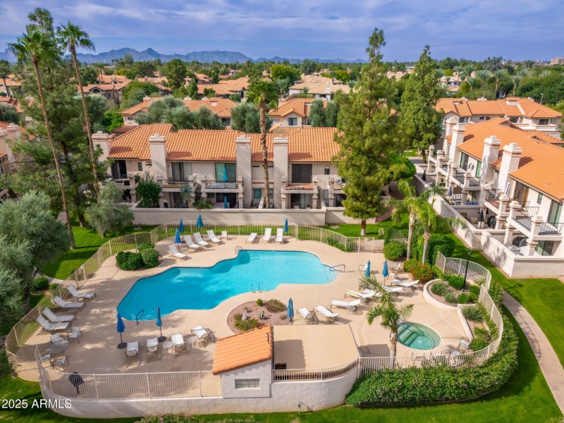 The Racquet Club - 16