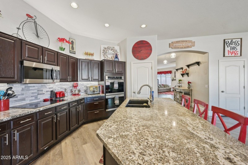 23-web-or-mls-E Decatur St-S1611-023