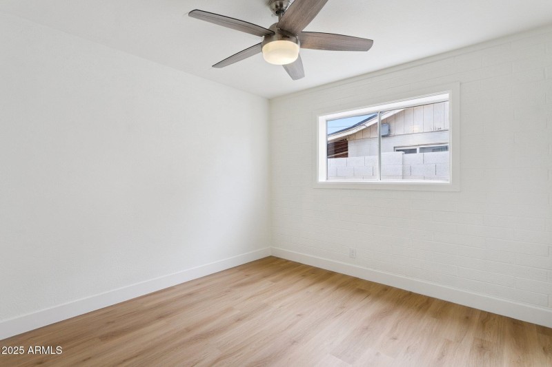 29-web-or-mls-7827-e-moreland-st