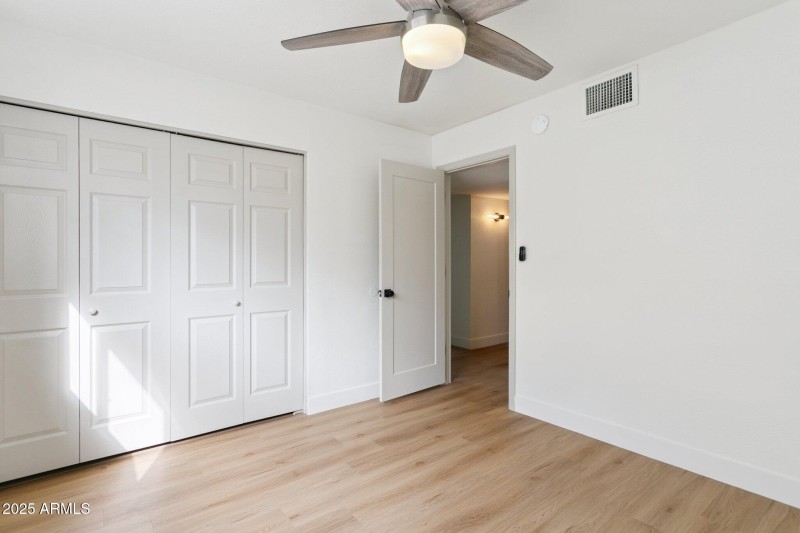 30-web-or-mls-7827-e-moreland-st